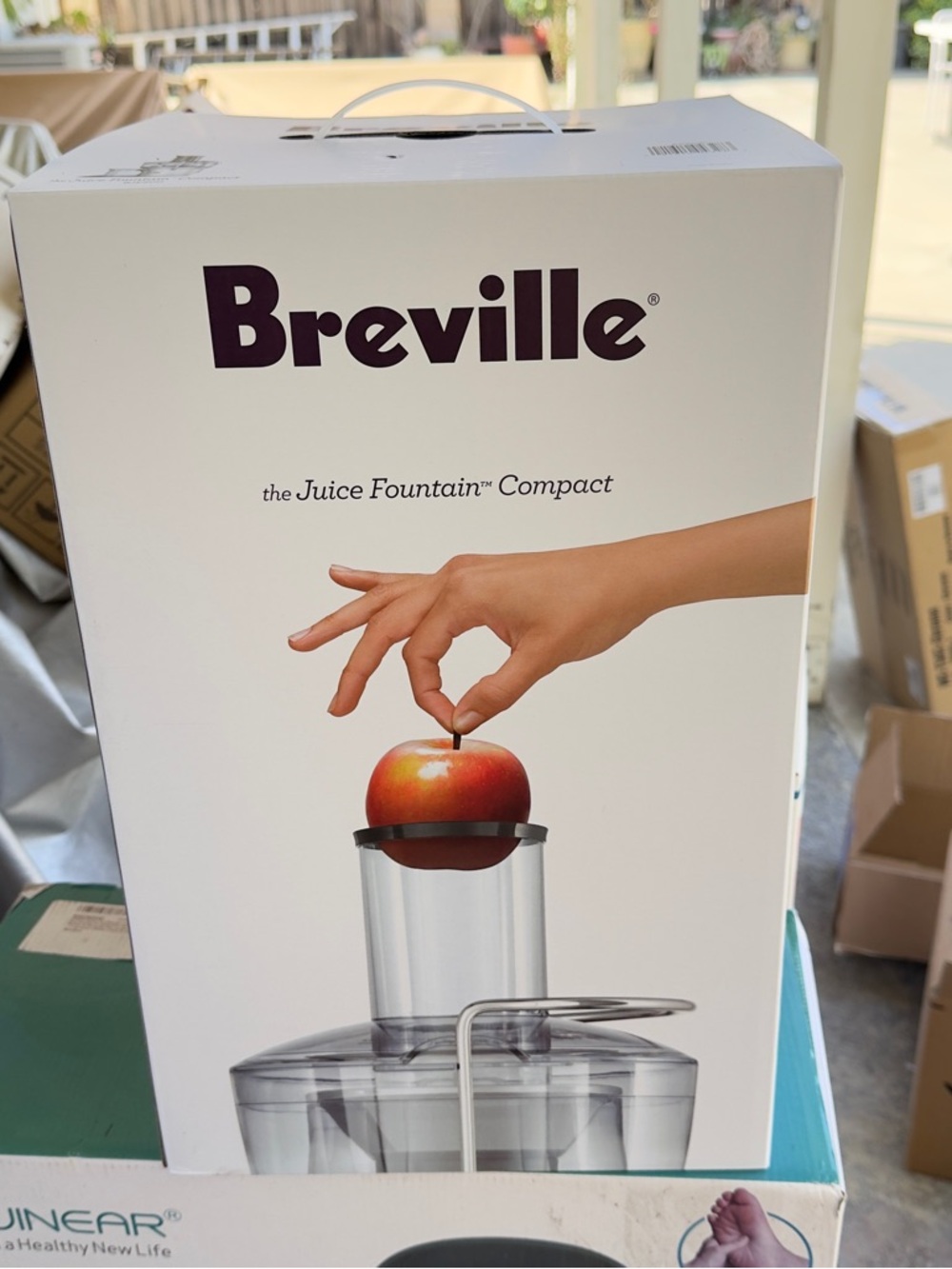 Breville Juice Fountain Compact - White with Silver Accents